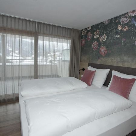 Hotel Goldener Adler Curon Venosta Esterno foto